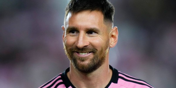 阿扎尔选过人比自己强的球员，只有梅西被承认！