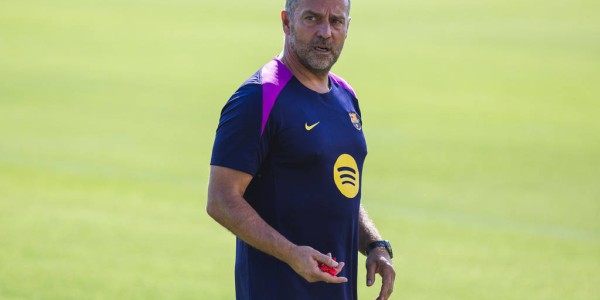 巴萨主帅弗里克被禁赛！欧冠首战如何应对？