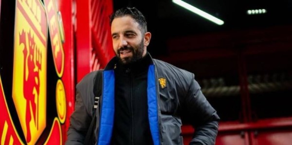 曼联官宣换帅！阿莫林一句话惹翻管理层，联赛第14到第6也保不住他